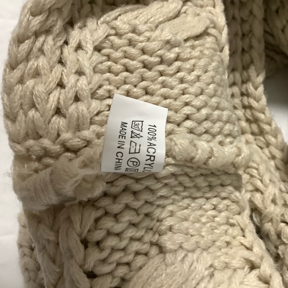 Neosan Women loop beige chunky infinity scarf (W454) - Picture 4 of 8